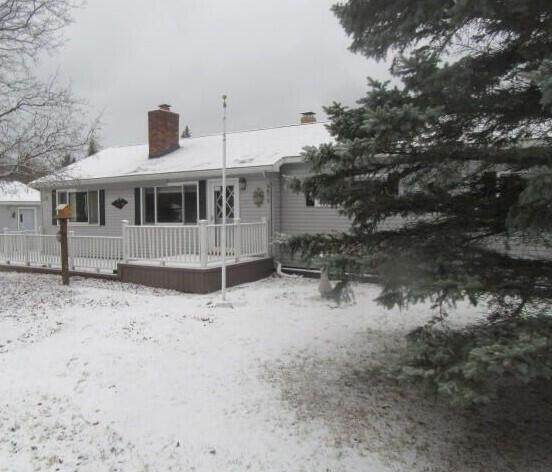 9875 Lee Avenue - Photo 1
