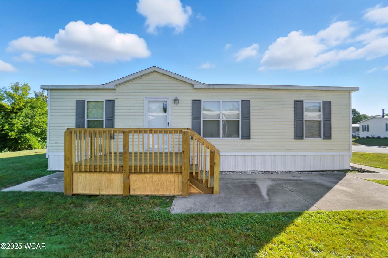 303 Pinewood Circle - Photo 1