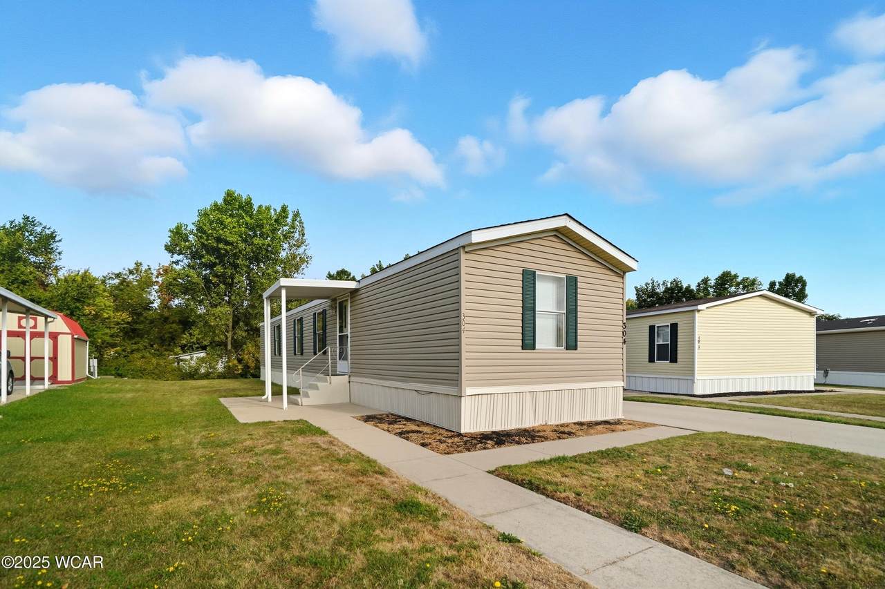 304 Pinewood Circle - Photo 1