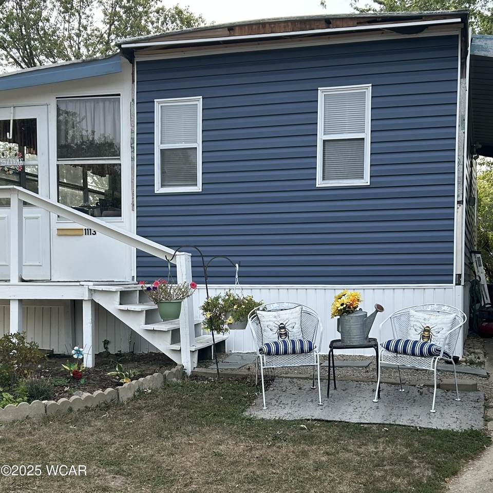 1113 Crestwood Drive - Photo 1