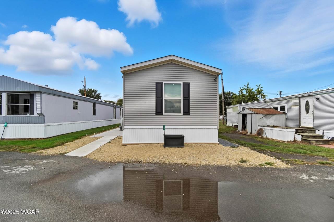 1643-73 Breese Road - Photo 1