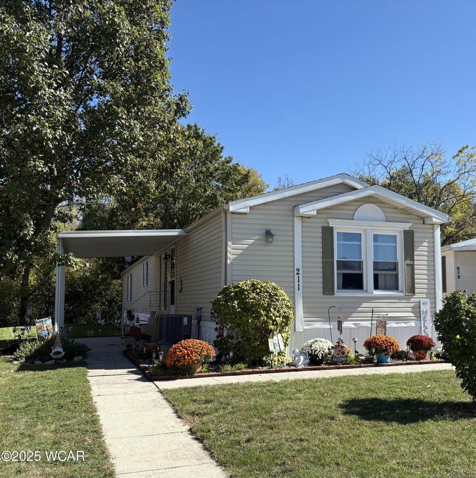 211 Pinewood Circle - Photo 1