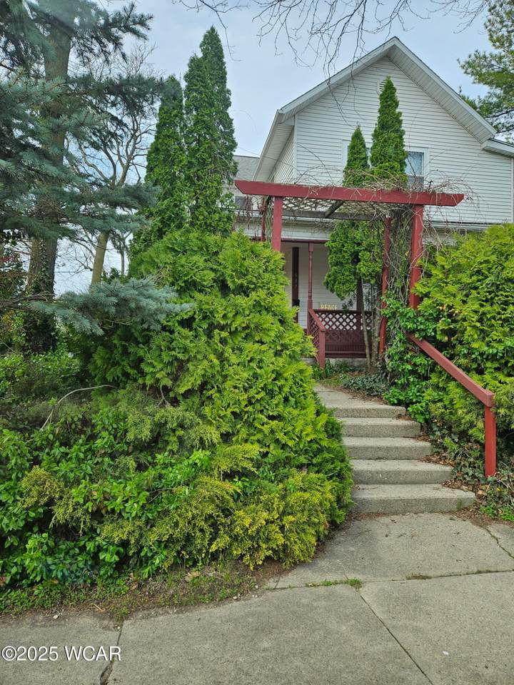 637 Livingston Street - Photo 1