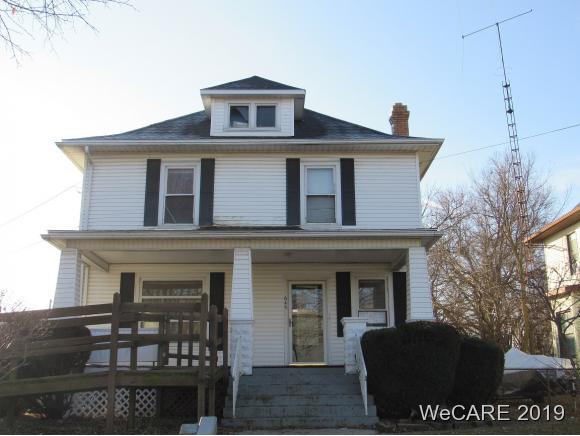 645 W Elm St - Photo 1