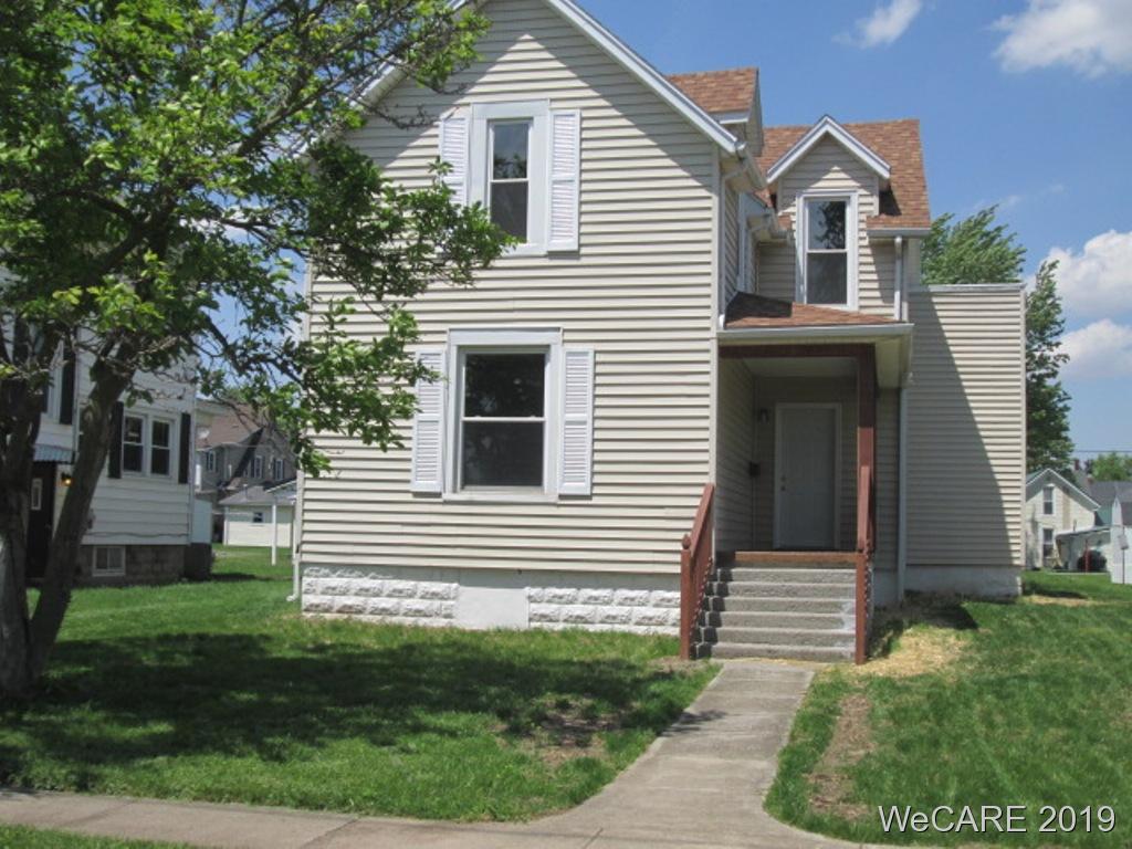 712 1ST ST. W. - Photo 1