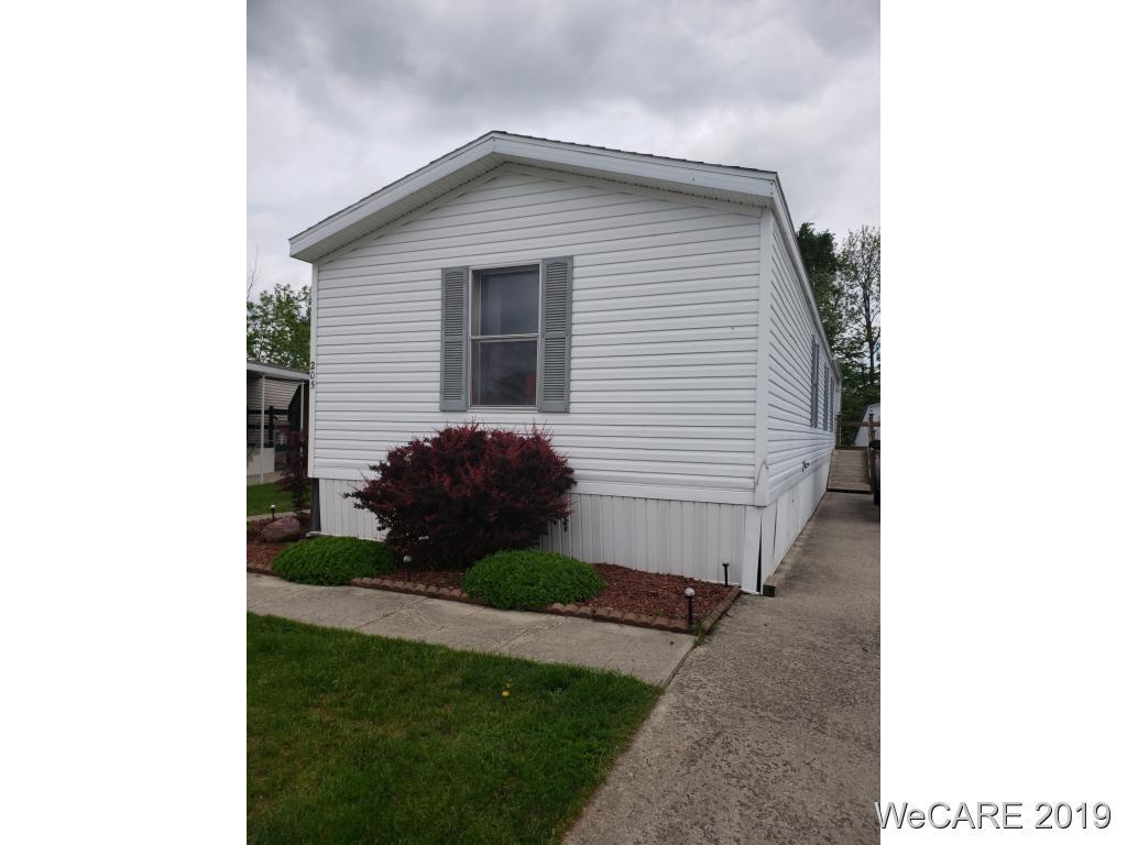 205 Pinewood Circle - Photo 1