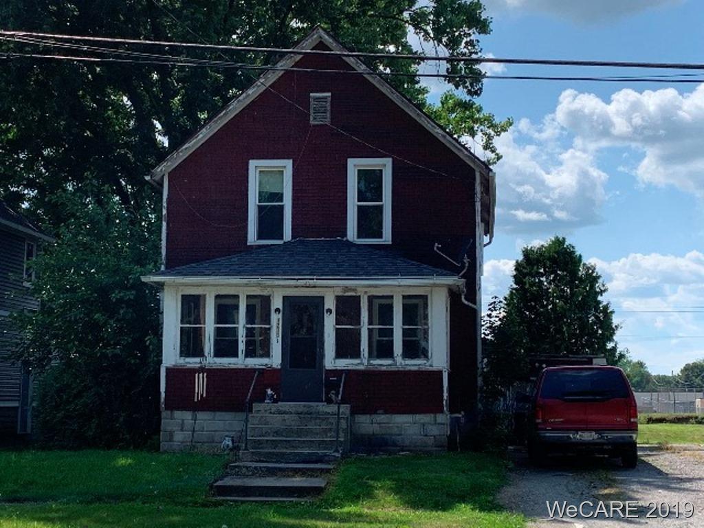 1233 N Main St - Photo 1