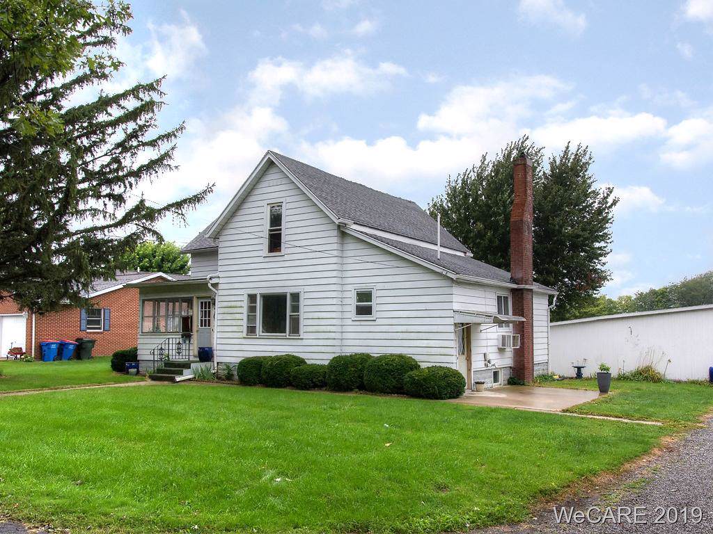 701 Elm St - Photo 1