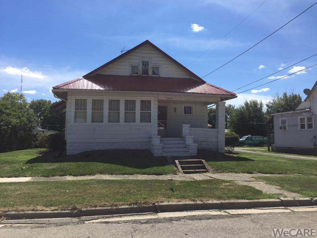914 E Crawford St - Photo 1