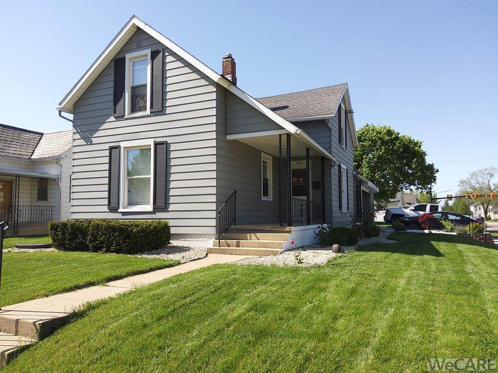 706 E Benton St - Photo 1