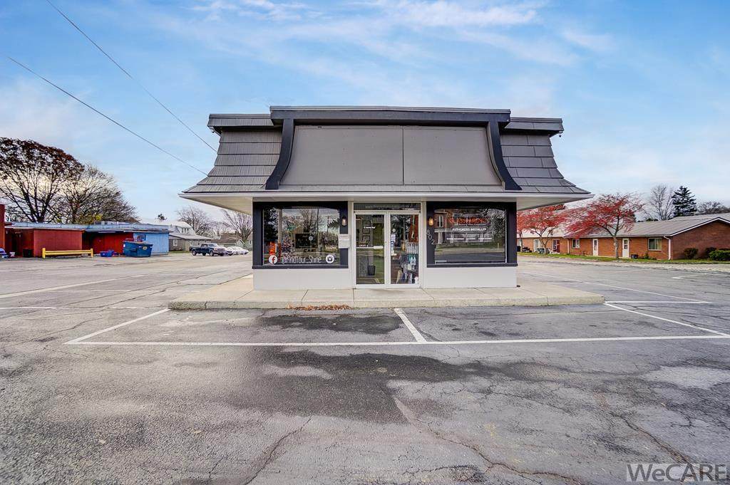 802 Main - Photo 1