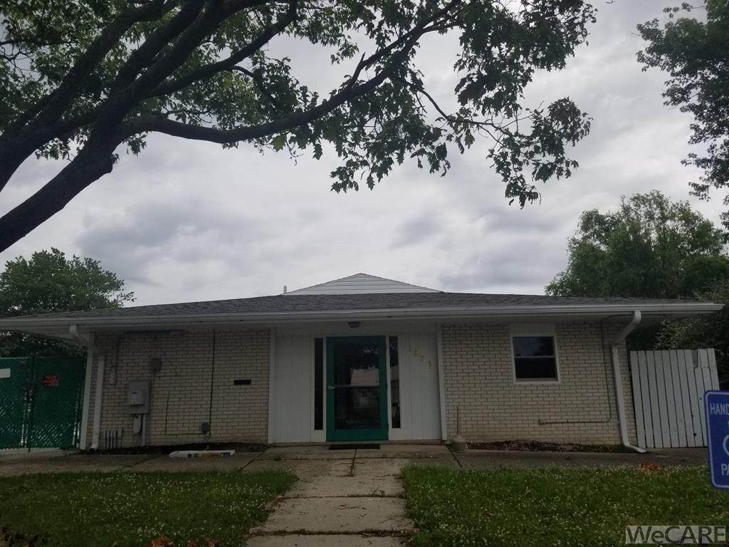 1680 Victoria Lane - Photo 1