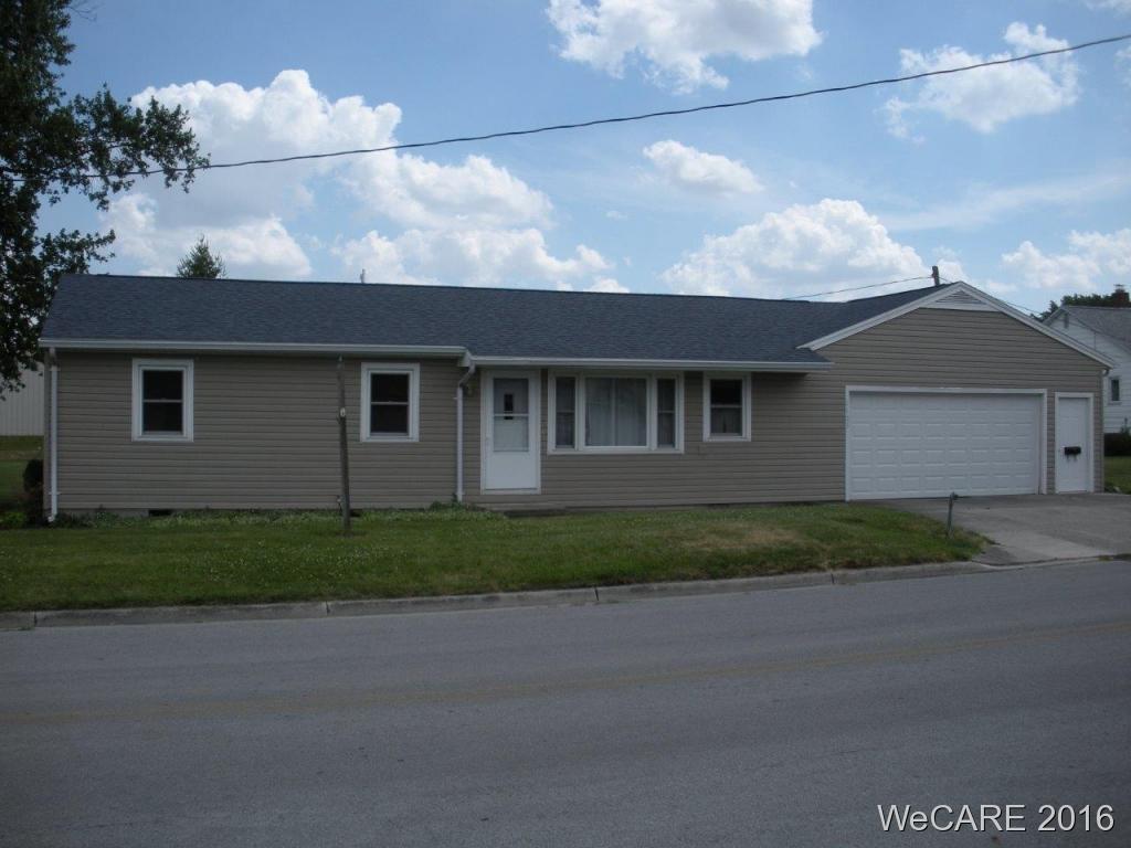 1105 E. Benton Street - Photo 1