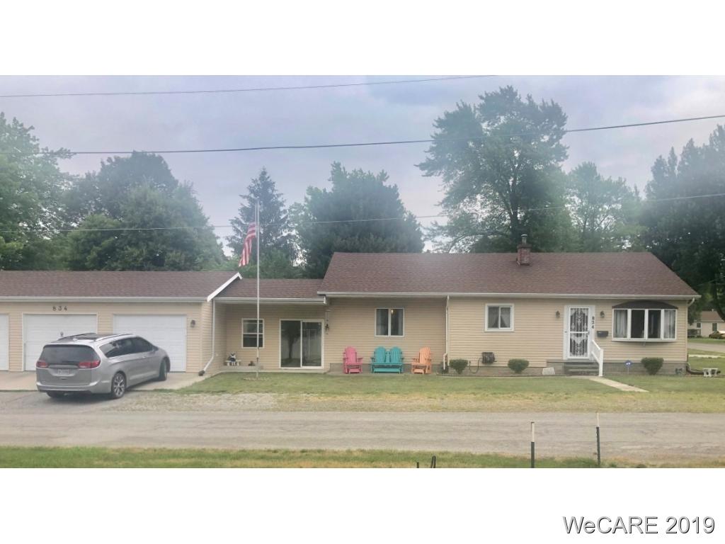 834 Superior - Photo 1