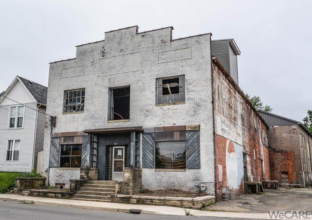 425 N West St - Photo 1