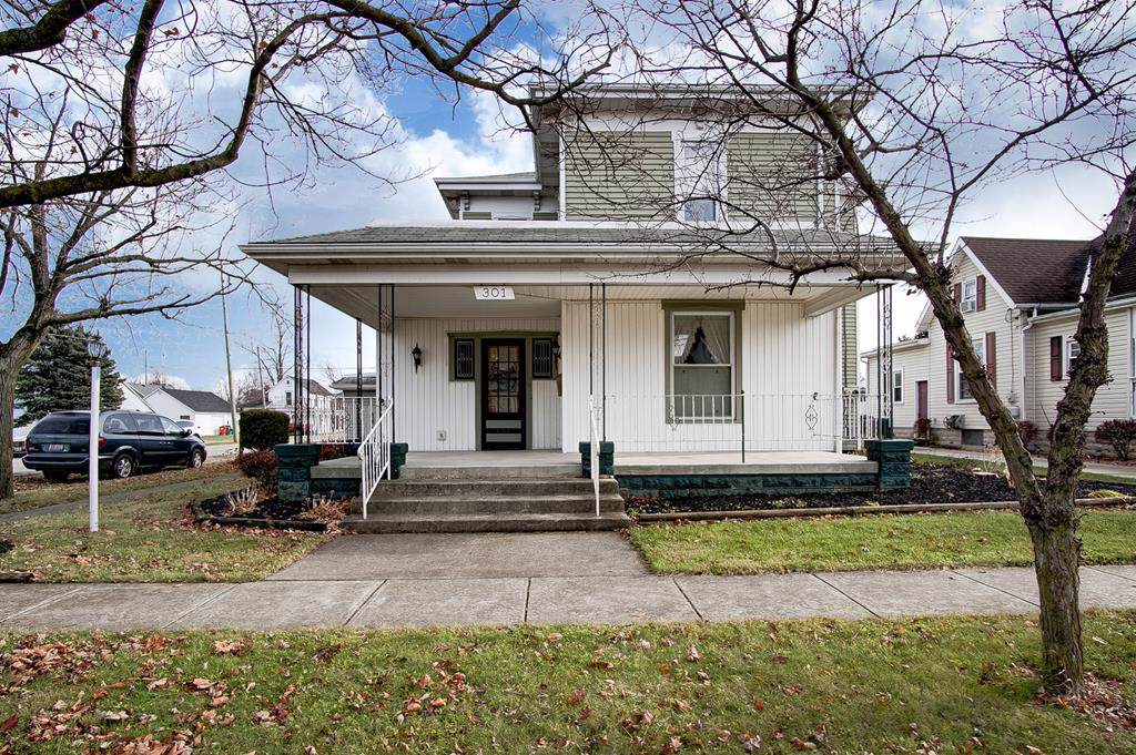 301 S Broadway, - Photo 1