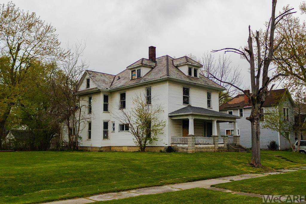 734 S. Broadway Street - Photo 1