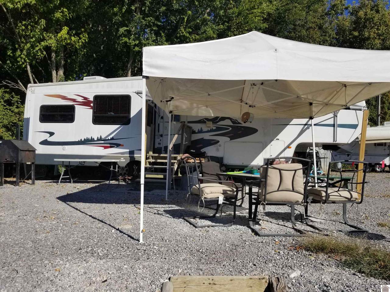 990 River Road - Photo 1