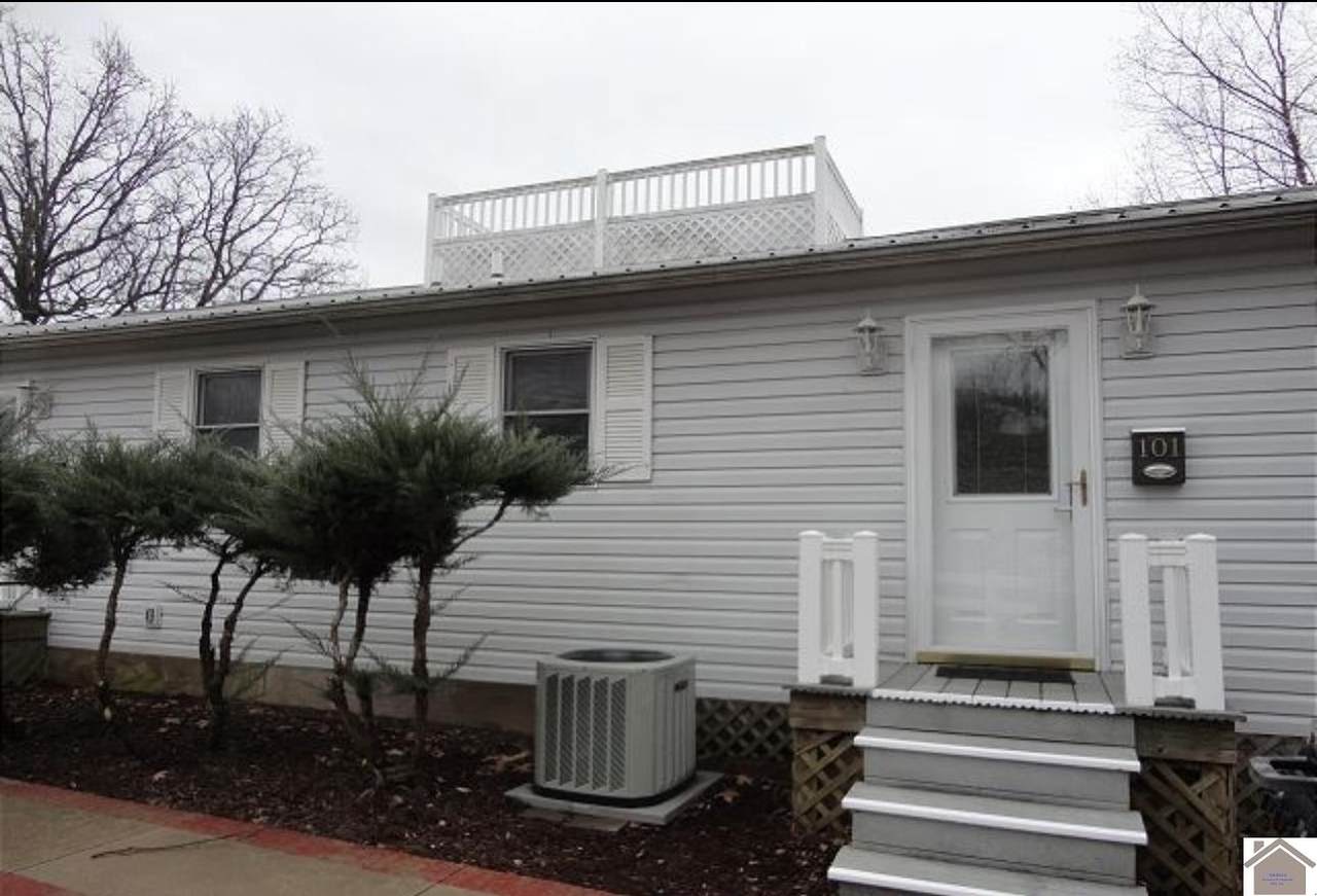 101 Harborview - Photo 1