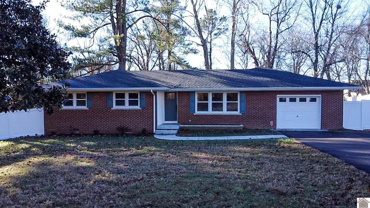 221 Cambridge Drive - Photo 1