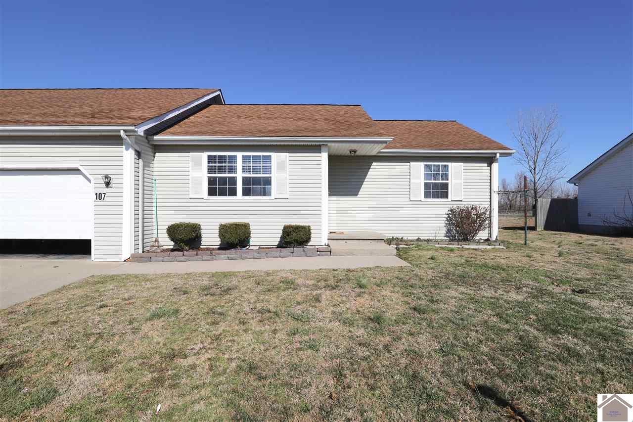 107 Foster - Photo 1