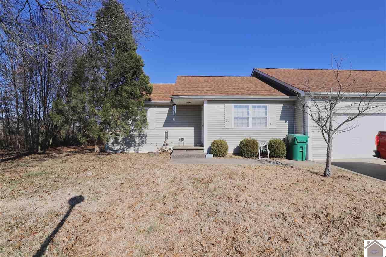 105 Foster - Photo 1