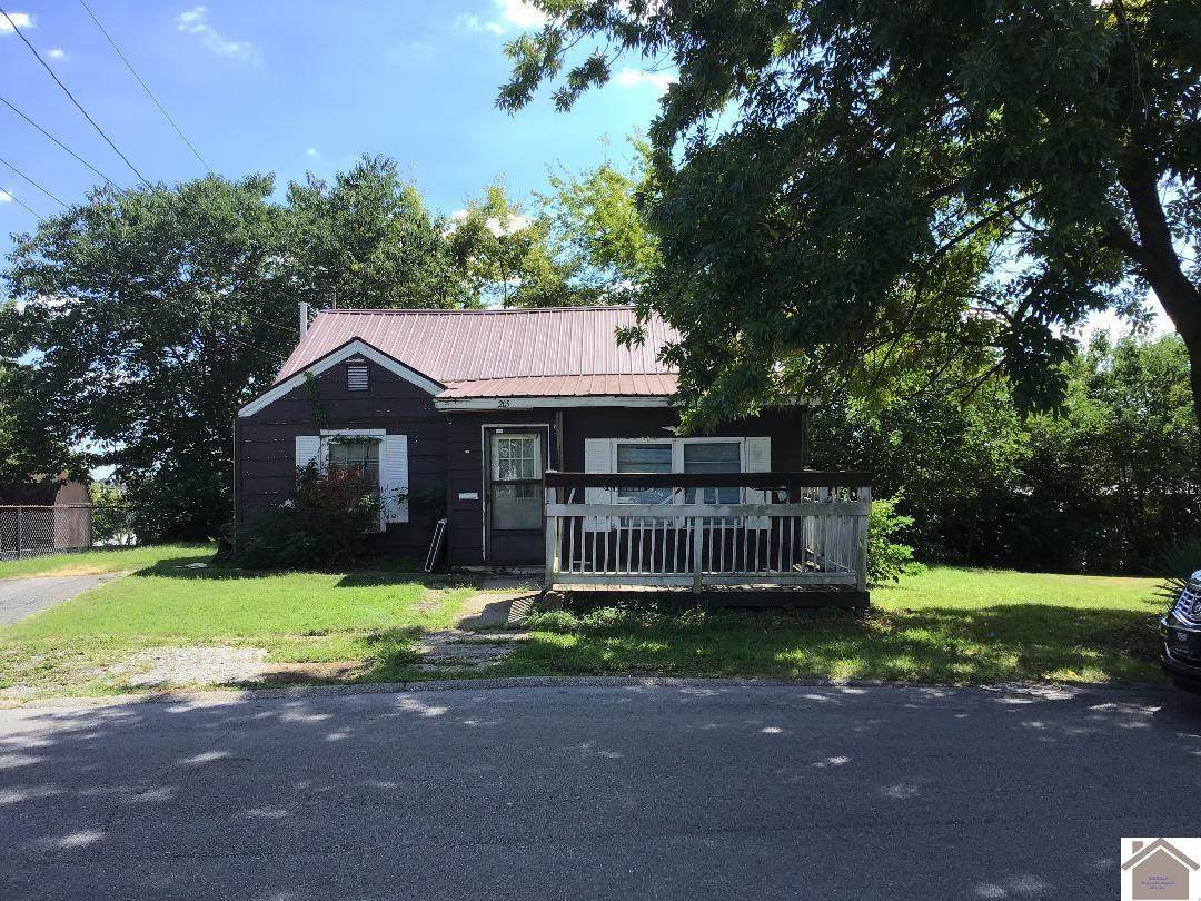 205 Spruce - Photo 1