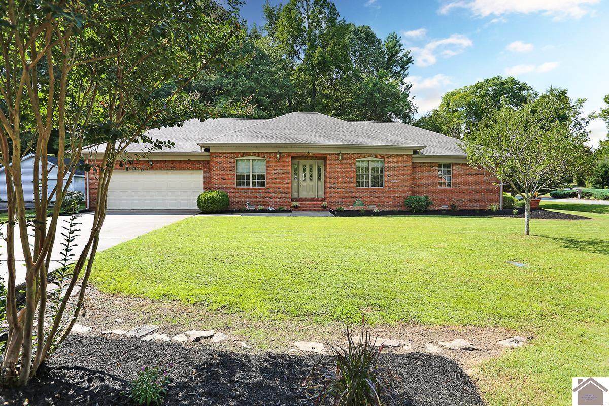 1810 Valley Drive - Photo 1