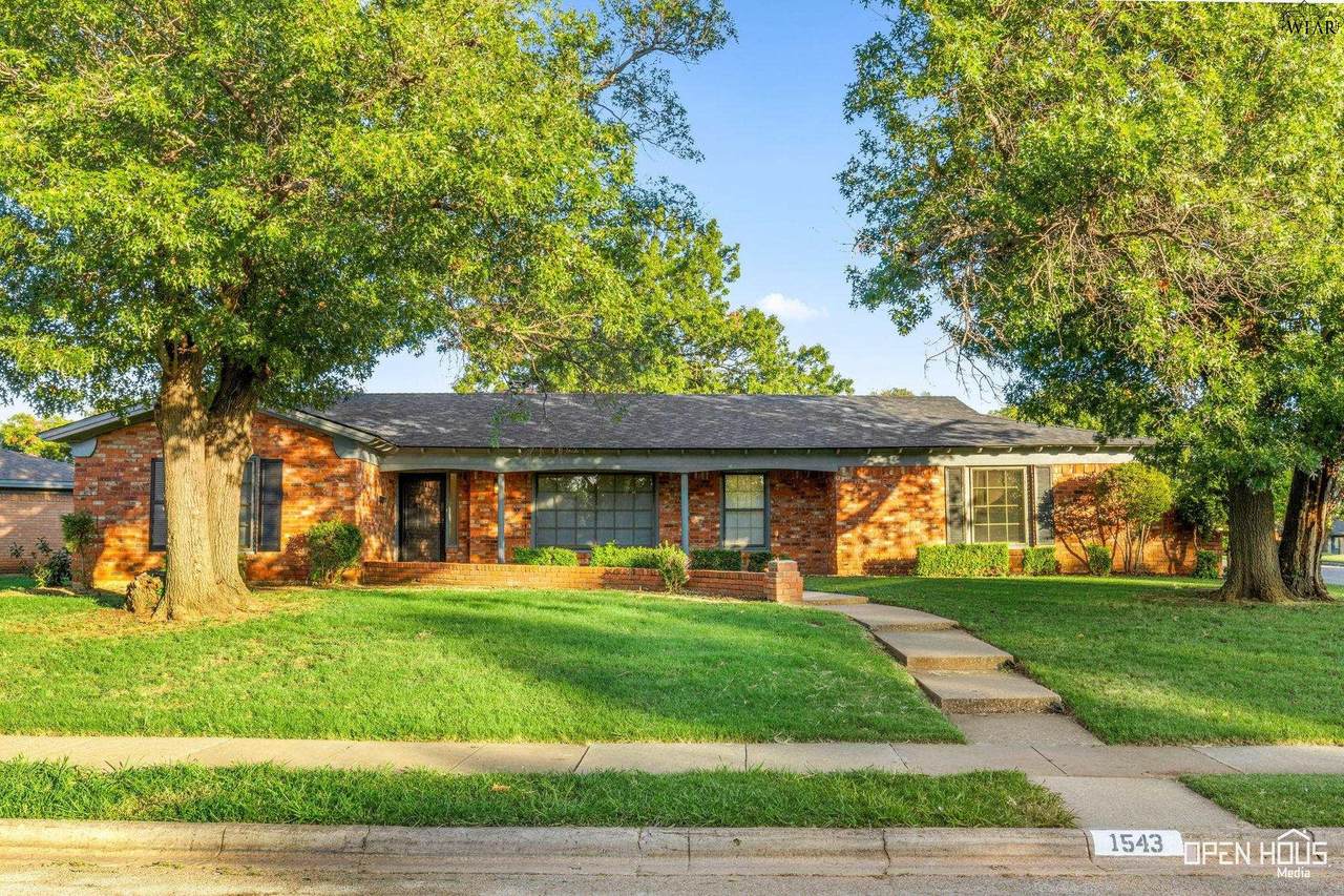 1543 Sweetbriar Drive - Photo 1