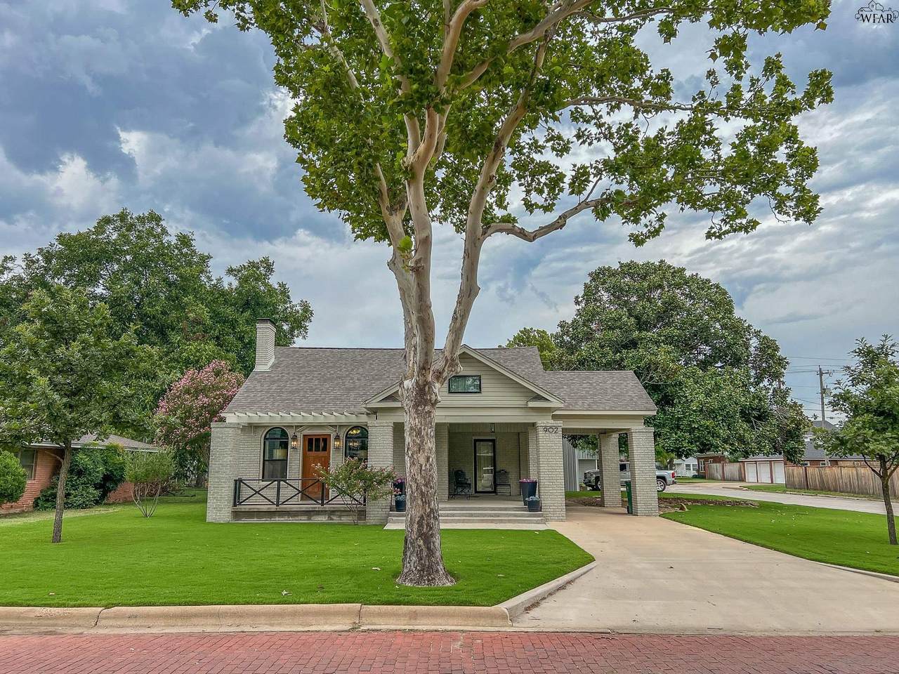 902 Elm Street - Photo 1