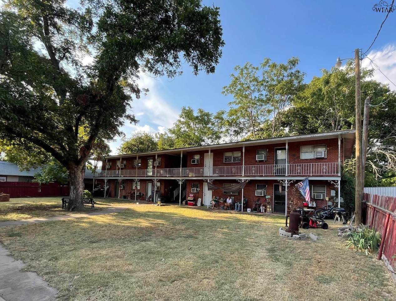 409 Park Street - Photo 1