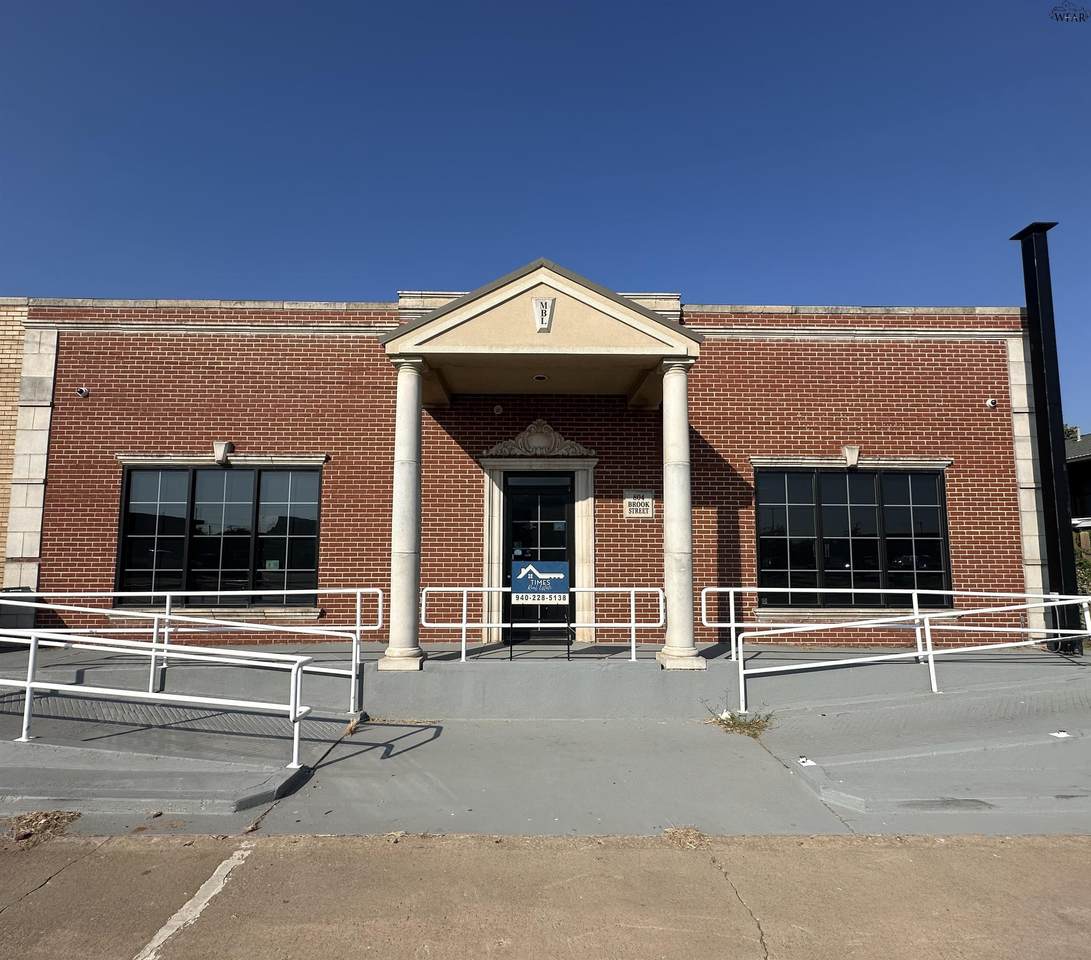 804 Brook Avenue - Photo 1