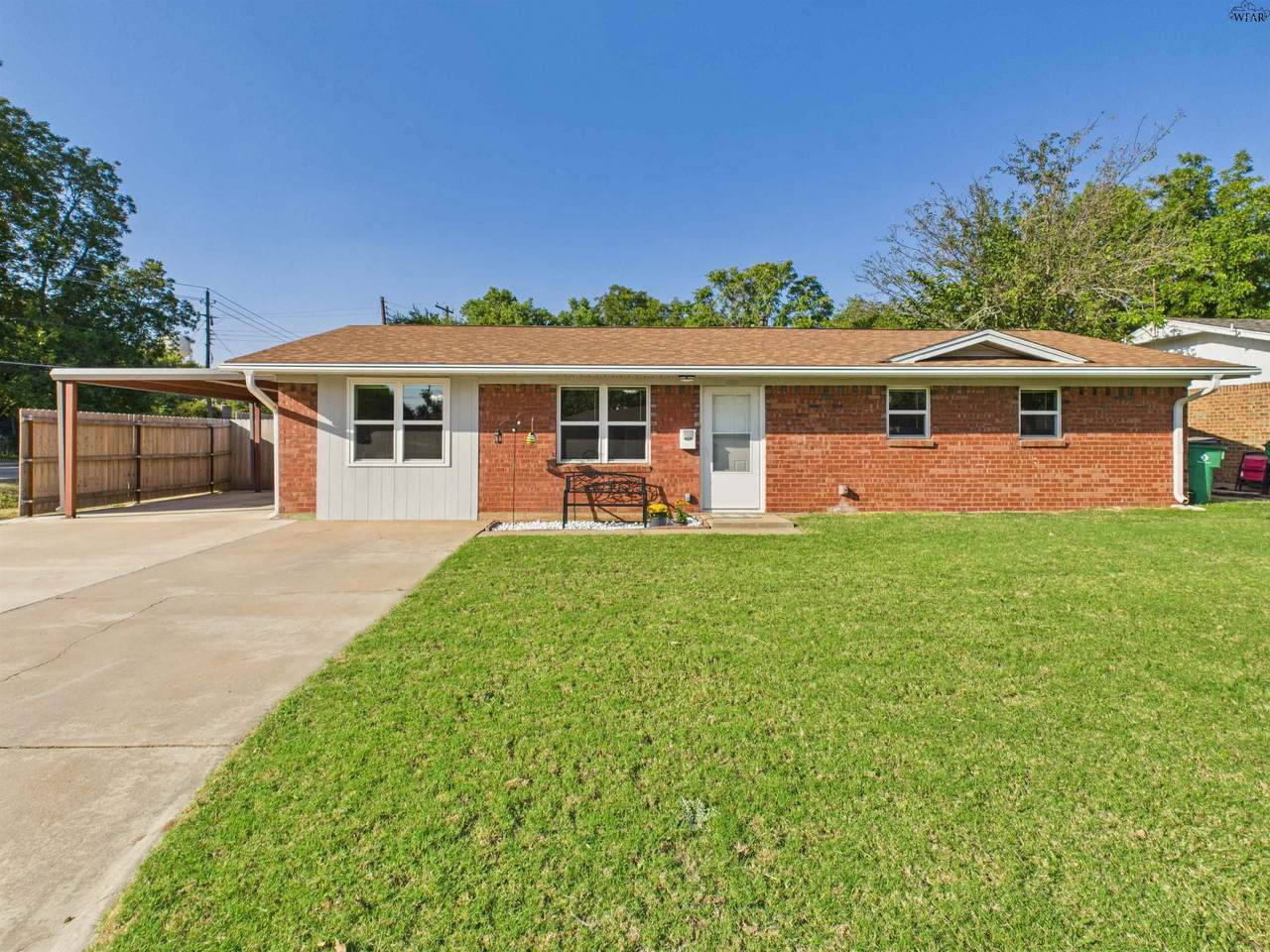 601 Hazel Drive - Photo 1