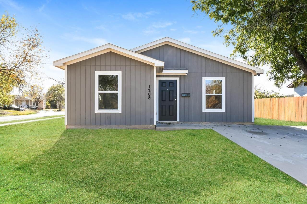 1208 Williams Avenue - Photo 1