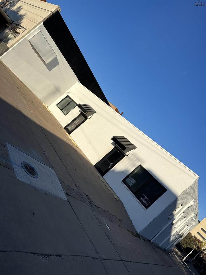 912 9TH STREET - Photo 1
