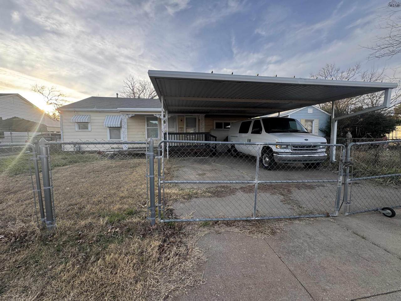 2802 Wenonah Avenue - Photo 1