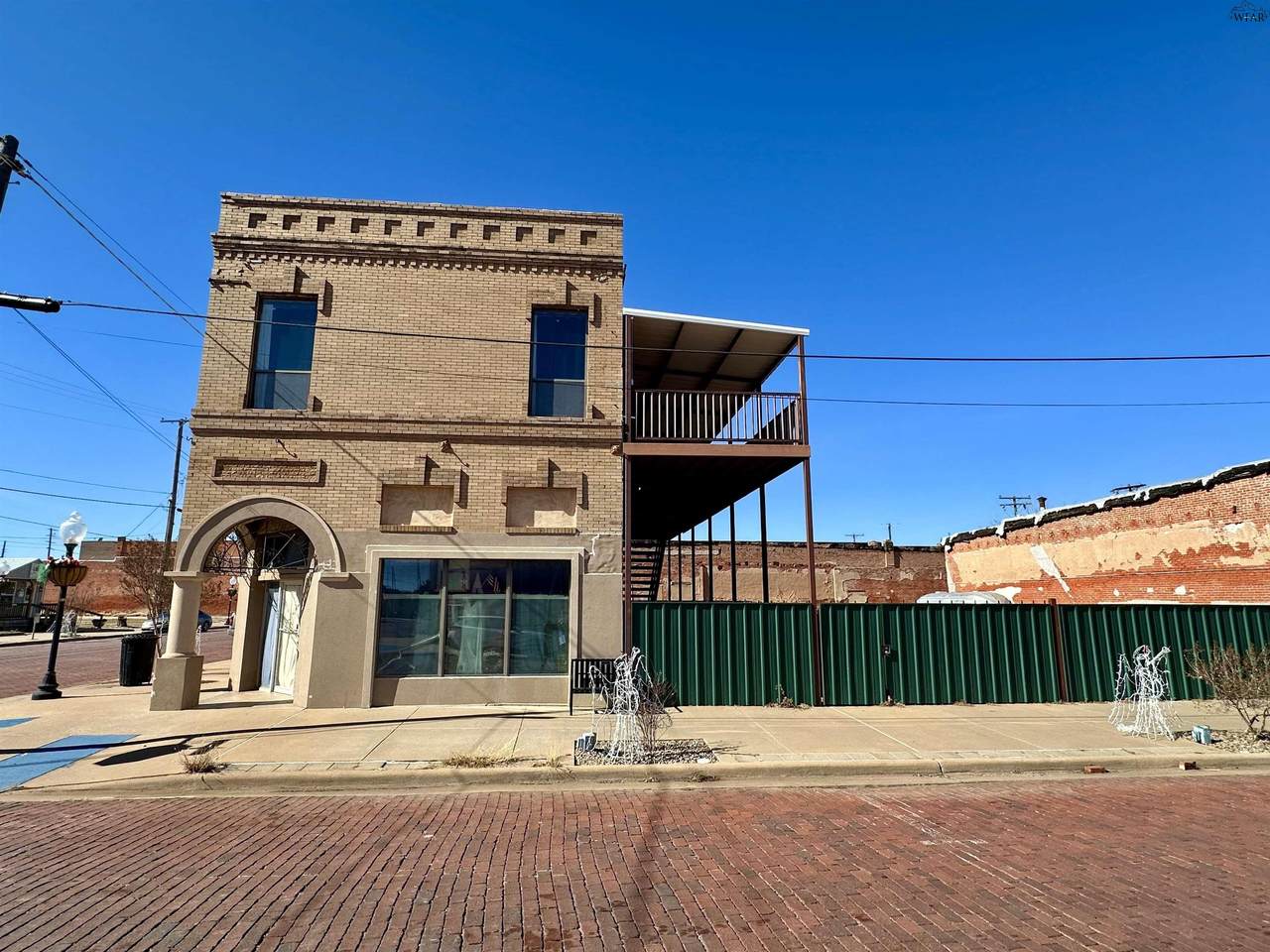 101 Waggoner Street - Photo 1