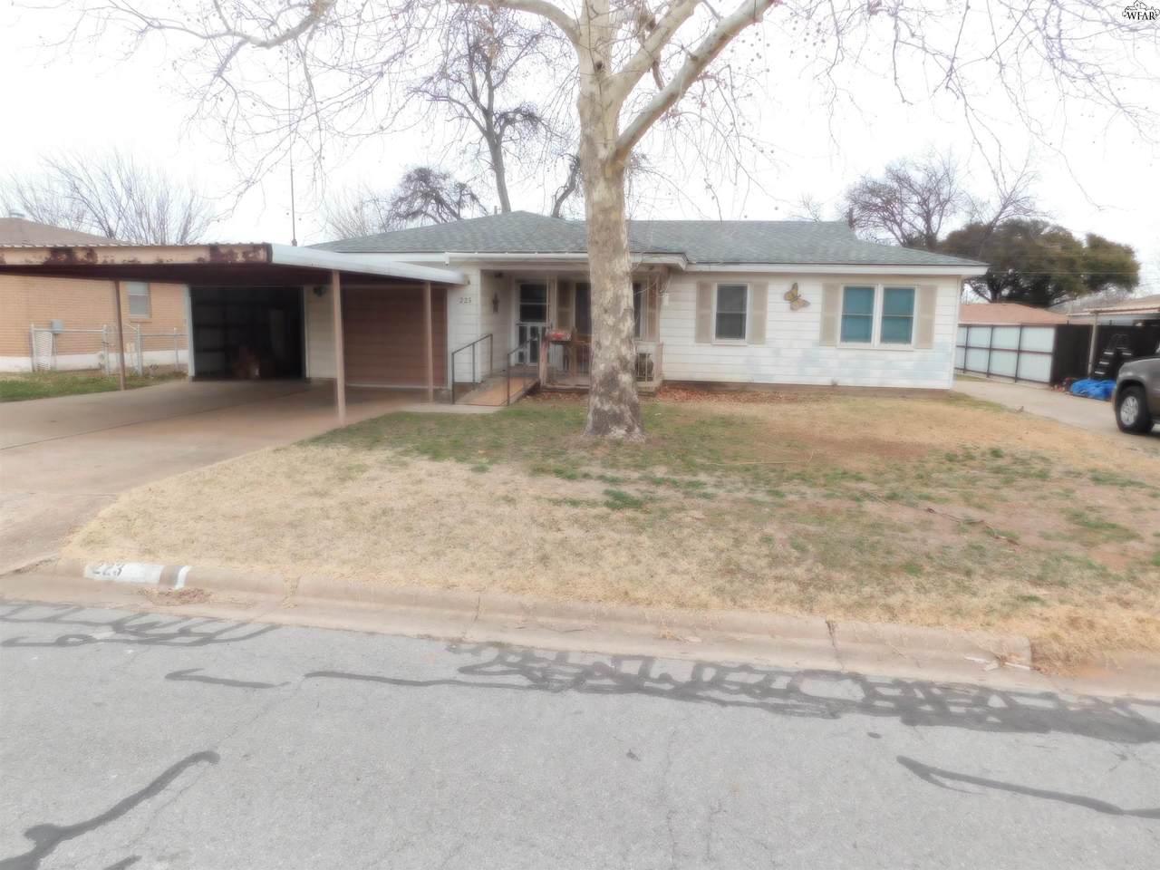 223 Walnut Drive - Photo 1