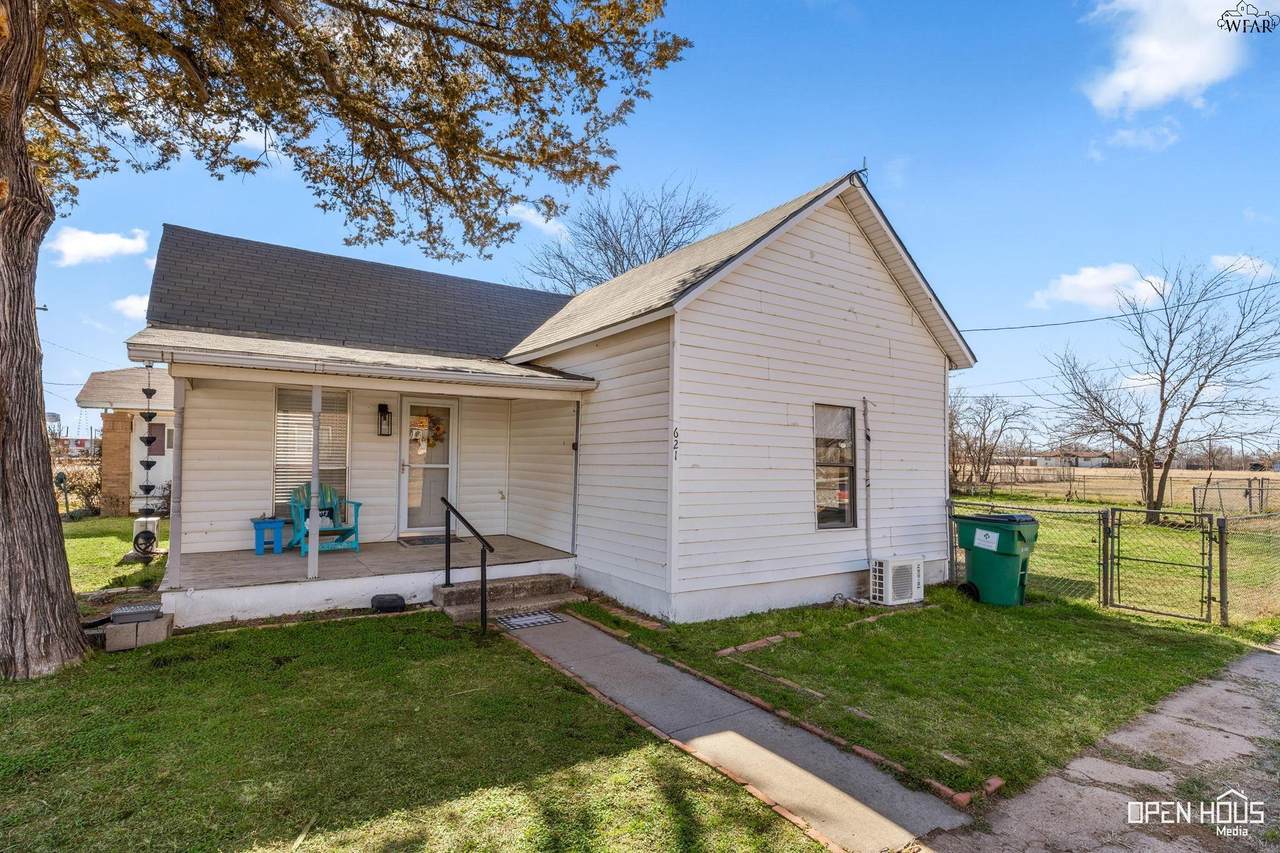 621 Main Street - Photo 1