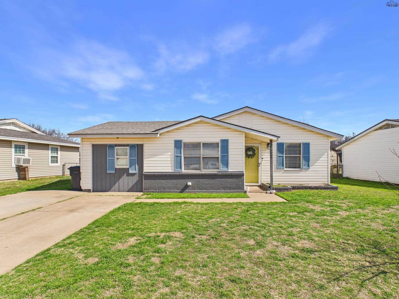 1423 Deville Street - Photo 1