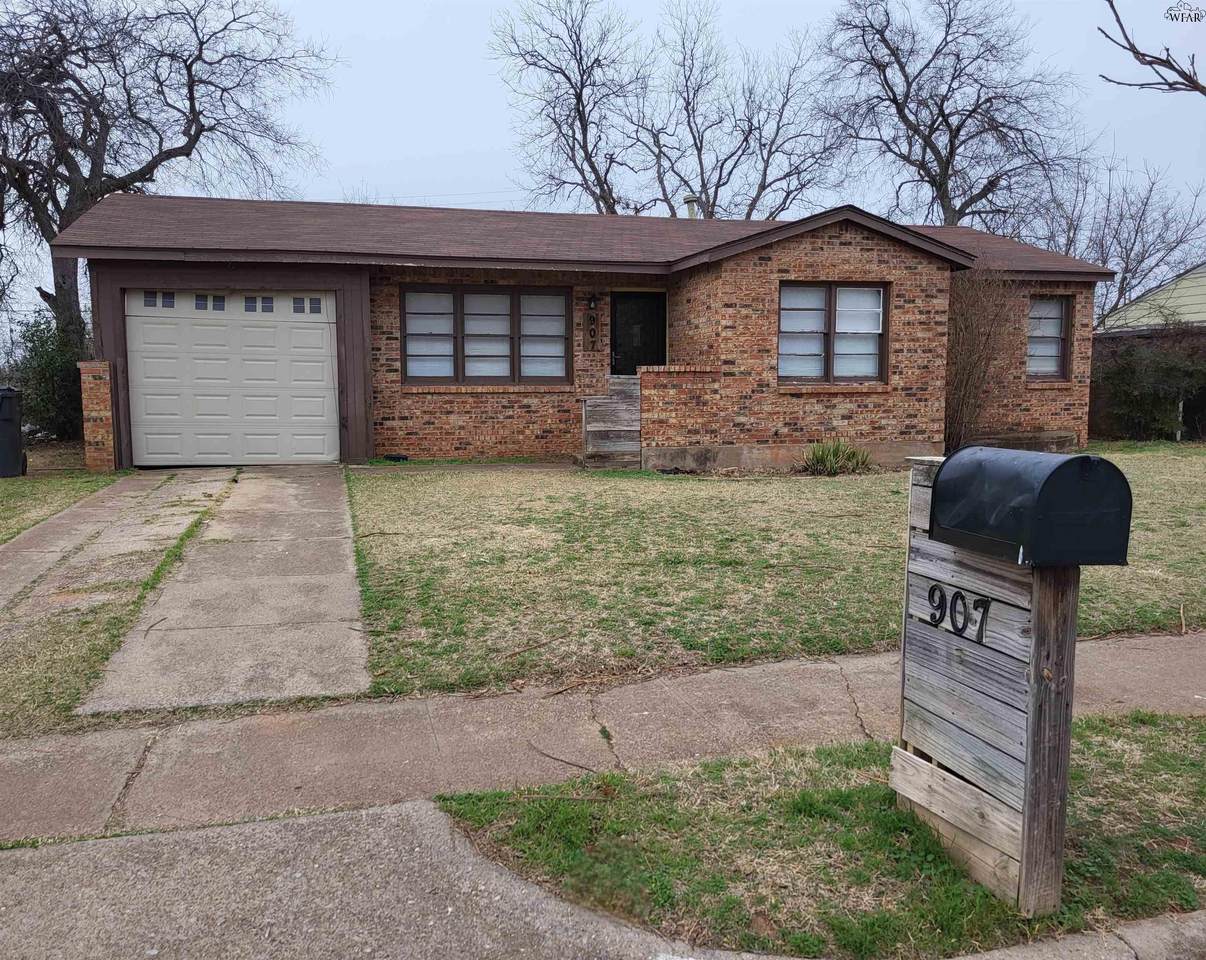 907 Williams Avenue - Photo 1