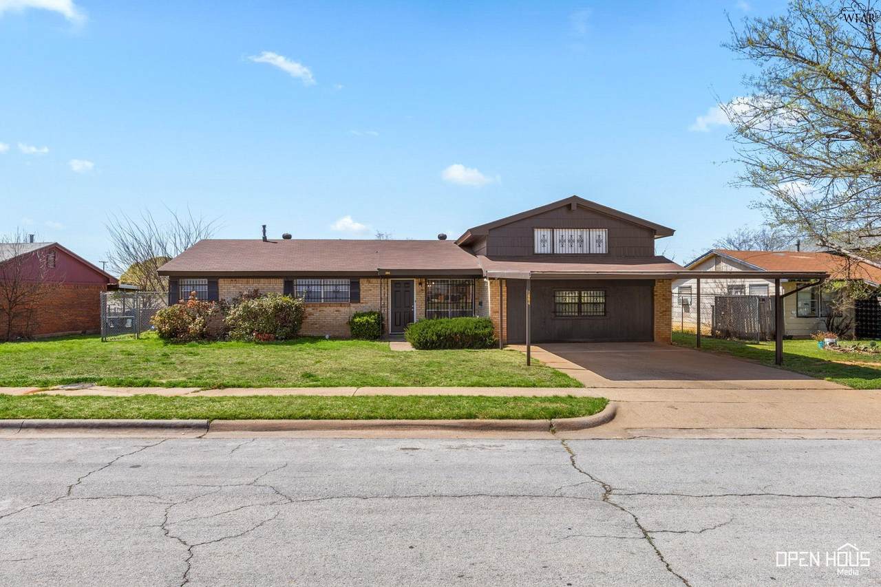 1604 Parkdale Drive - Photo 1