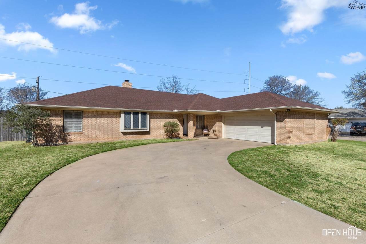 4816 Royal Oak Street - Photo 1