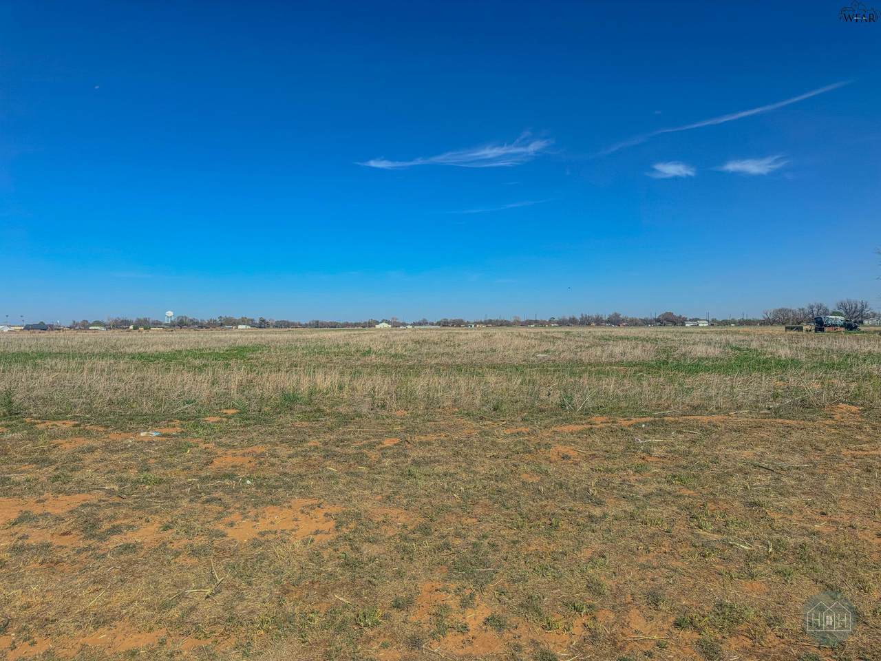 2513 Center Drive - Photo 1