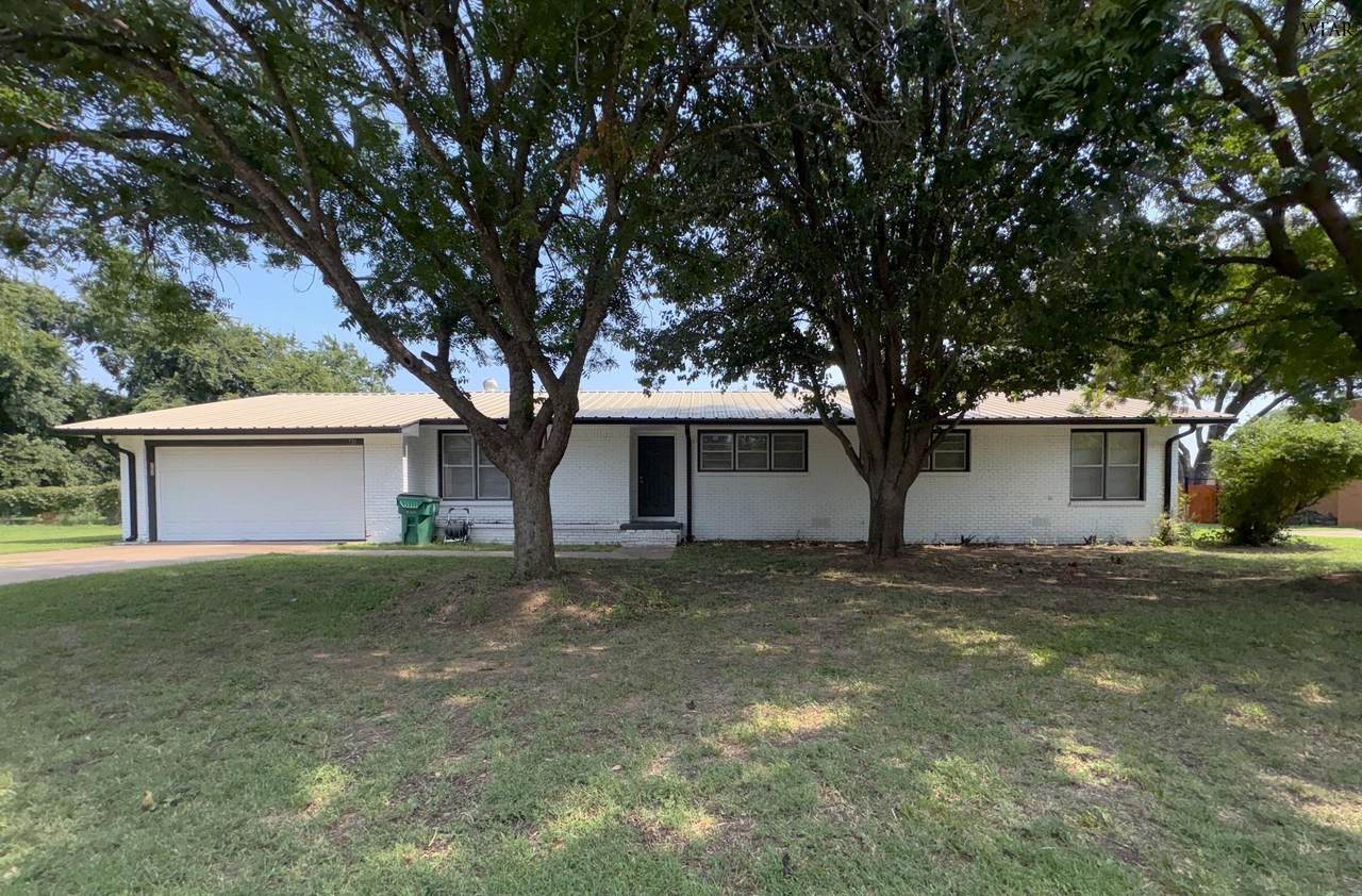 721 Maple Street - Photo 1