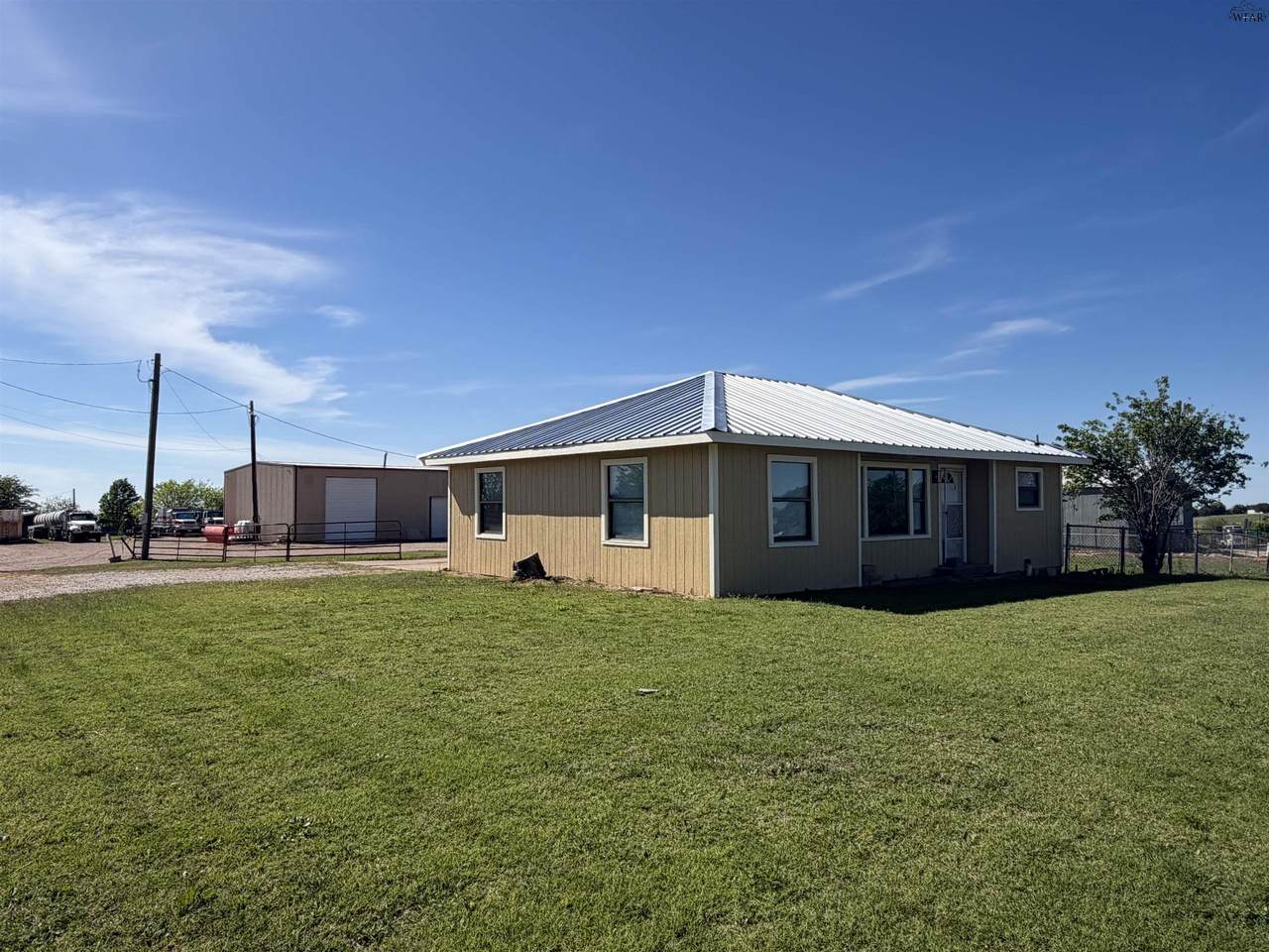 1346 Polk Road - Photo 1