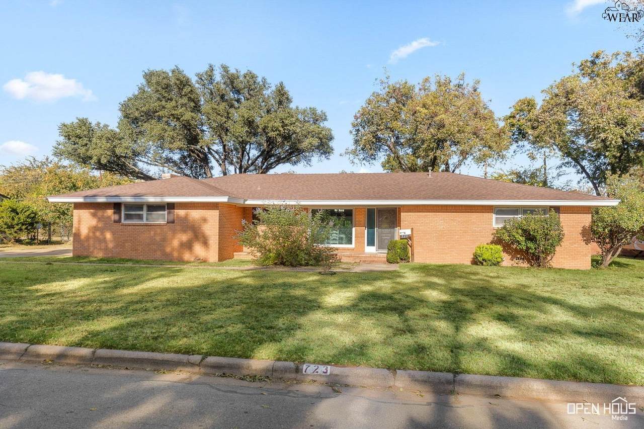 723 Maple Street - Photo 1