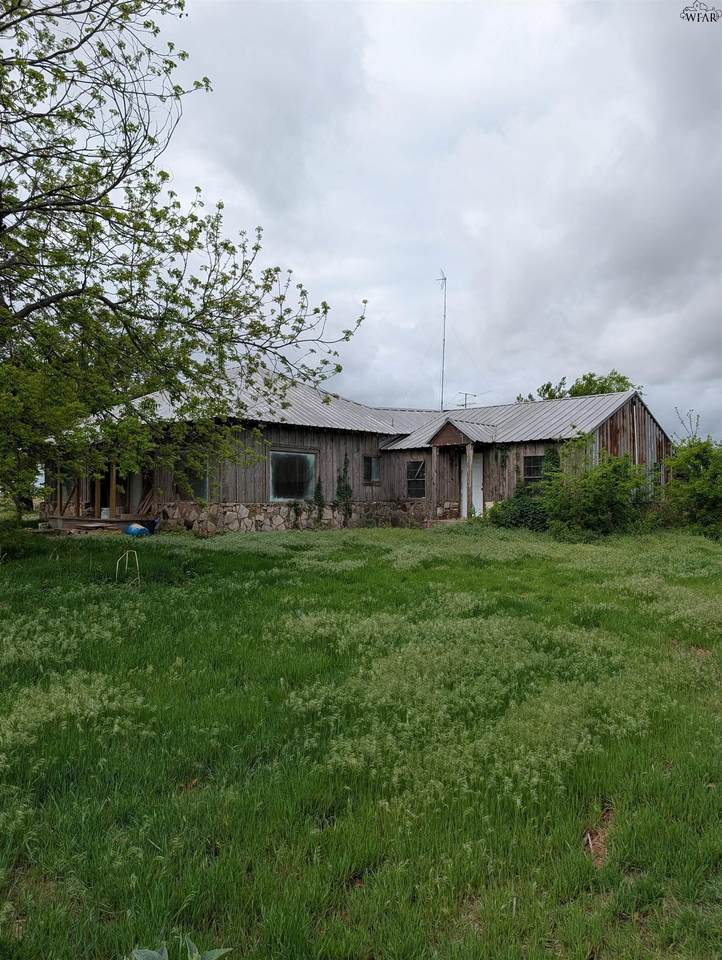 705 Wolf Road - Photo 1