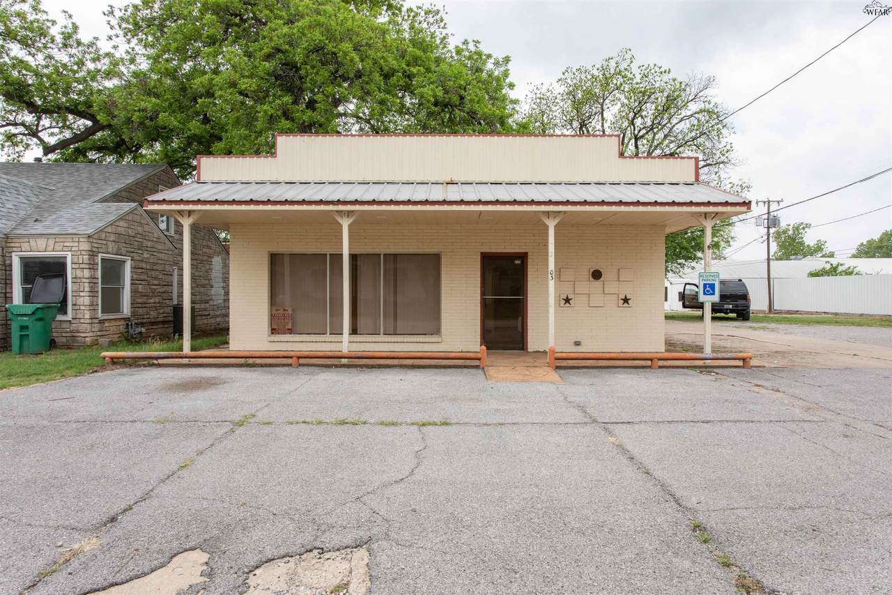 203 Avenue D - Photo 1