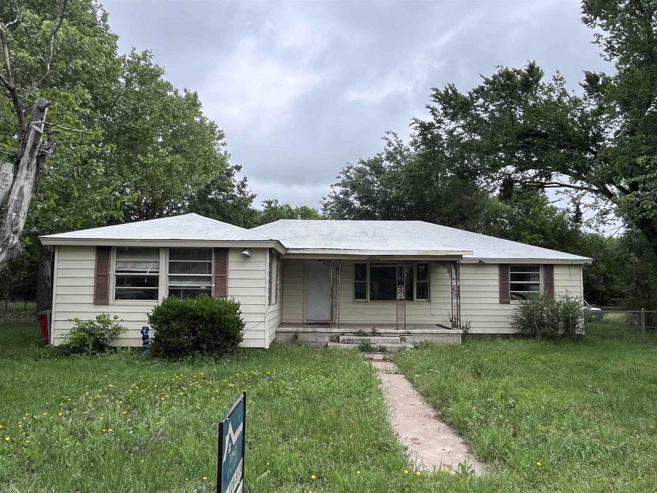 209 Prairie - Photo 1